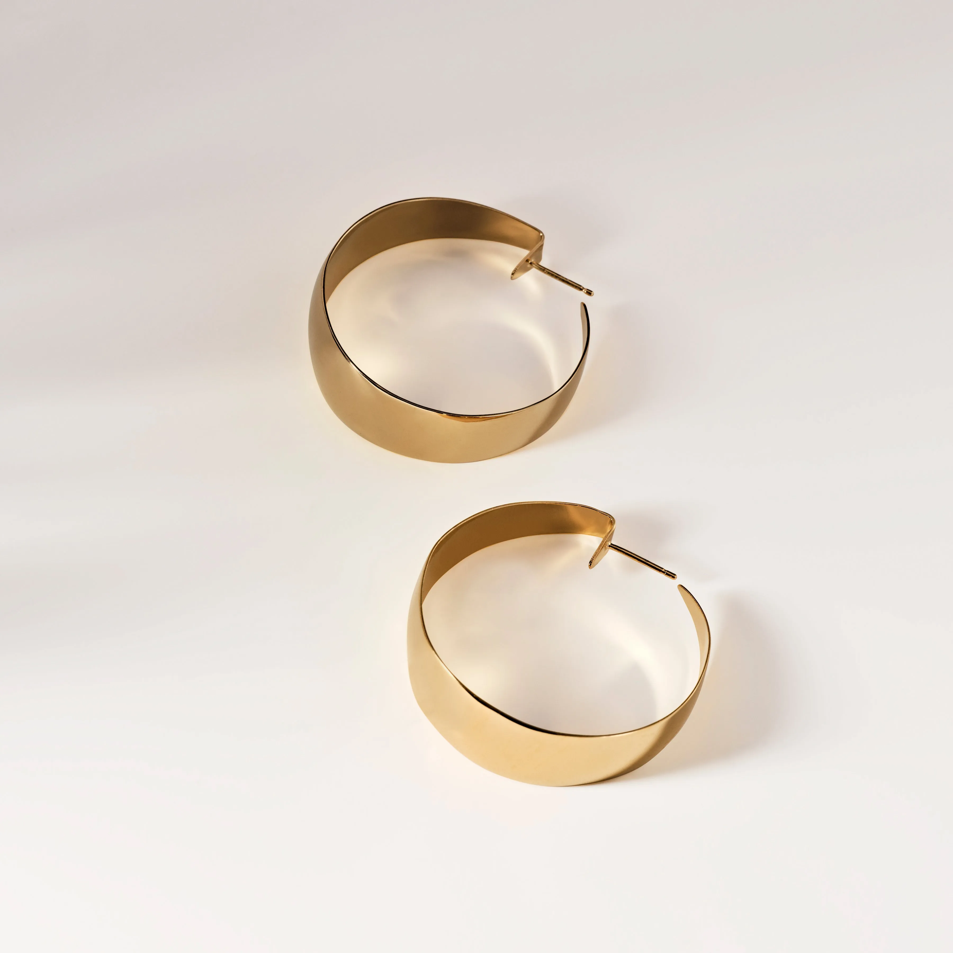 Anais Hoops Medium