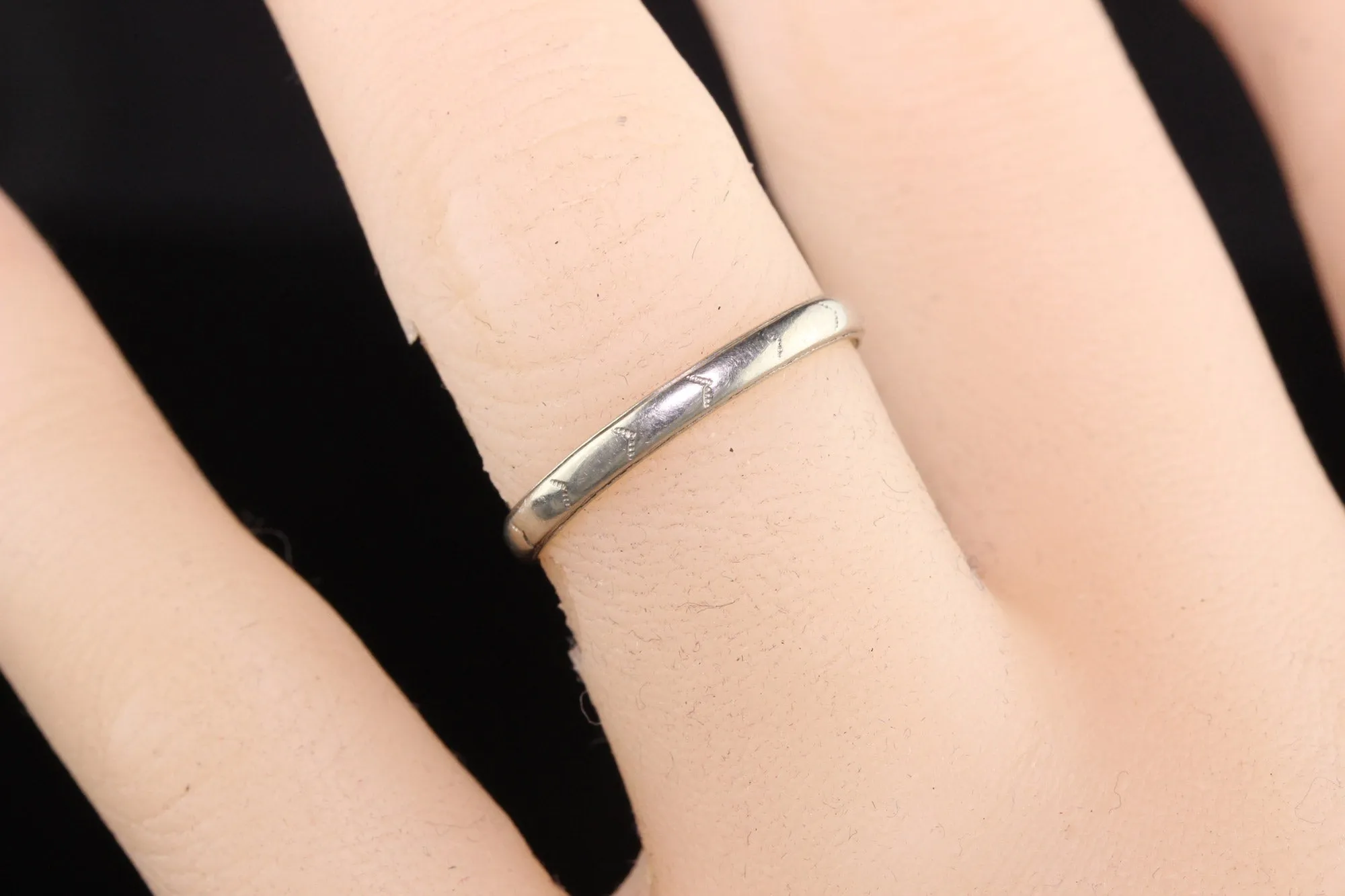 Antique Art Deco 18K White Gold Engraved Wedding Band - Size 6