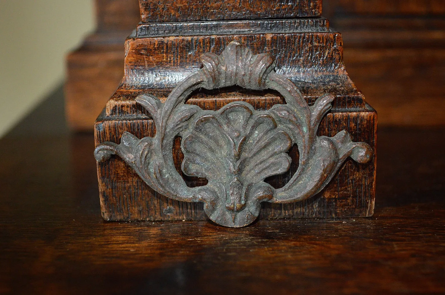 Antique French Petite Trim Bronze Ormolu Shell Pediment Hardware Mount