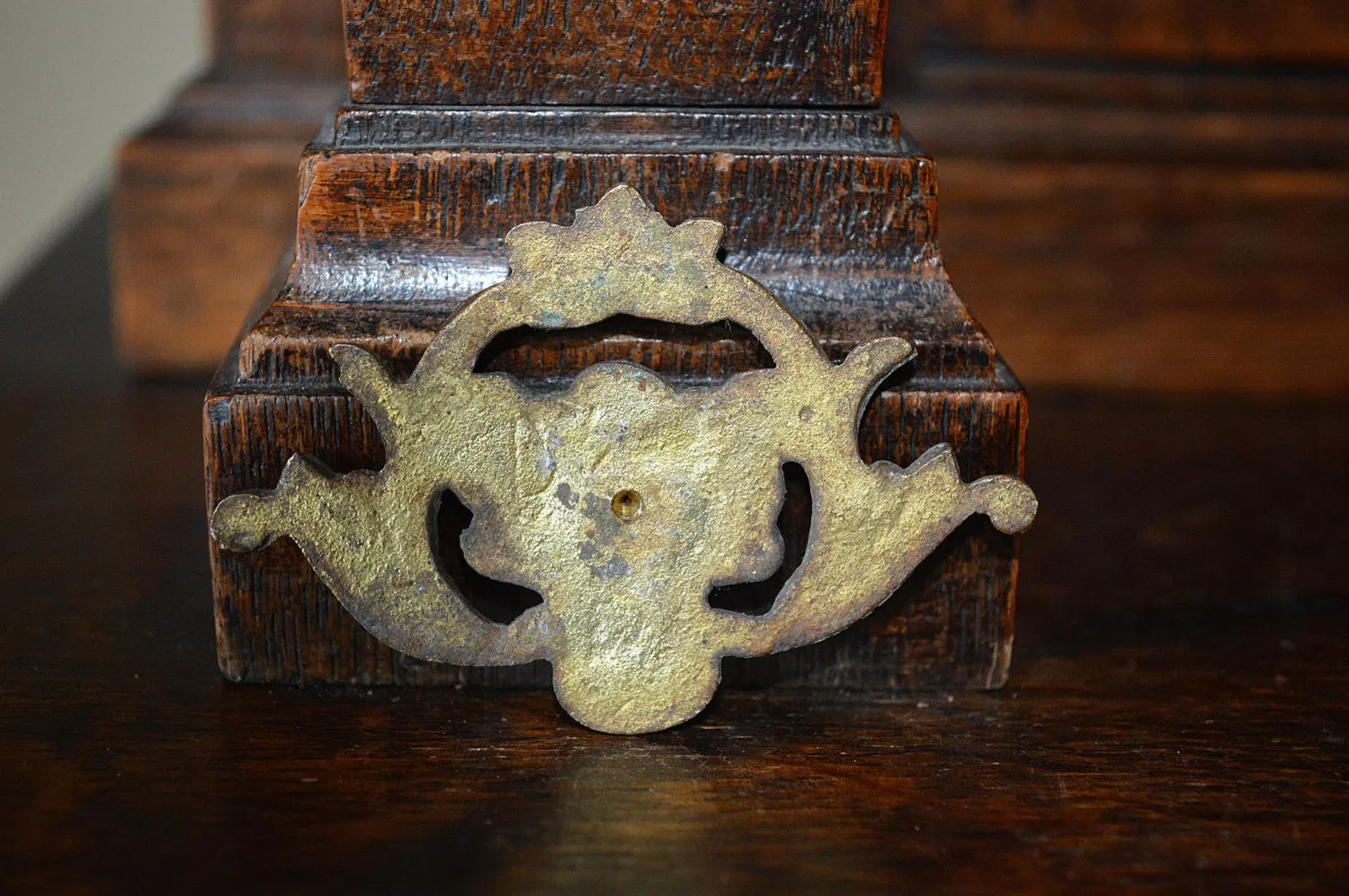 Antique French Petite Trim Bronze Ormolu Shell Pediment Hardware Mount