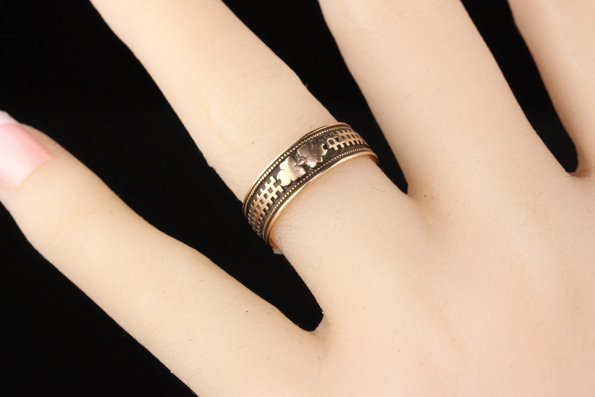 Antique Victorian 10K Yellow Gold Band - Size 6 3/4