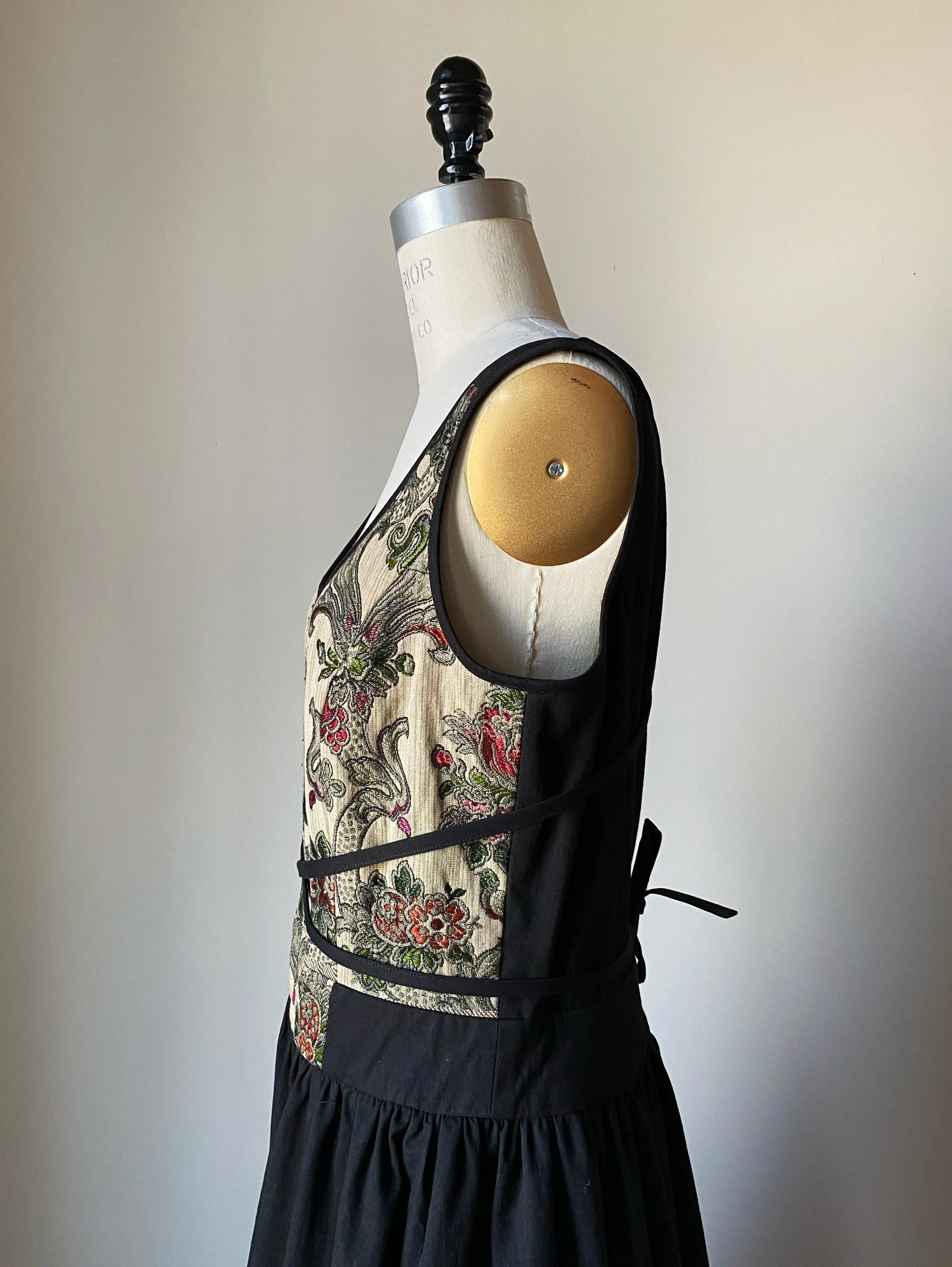 arena 15 gown #13 size medium