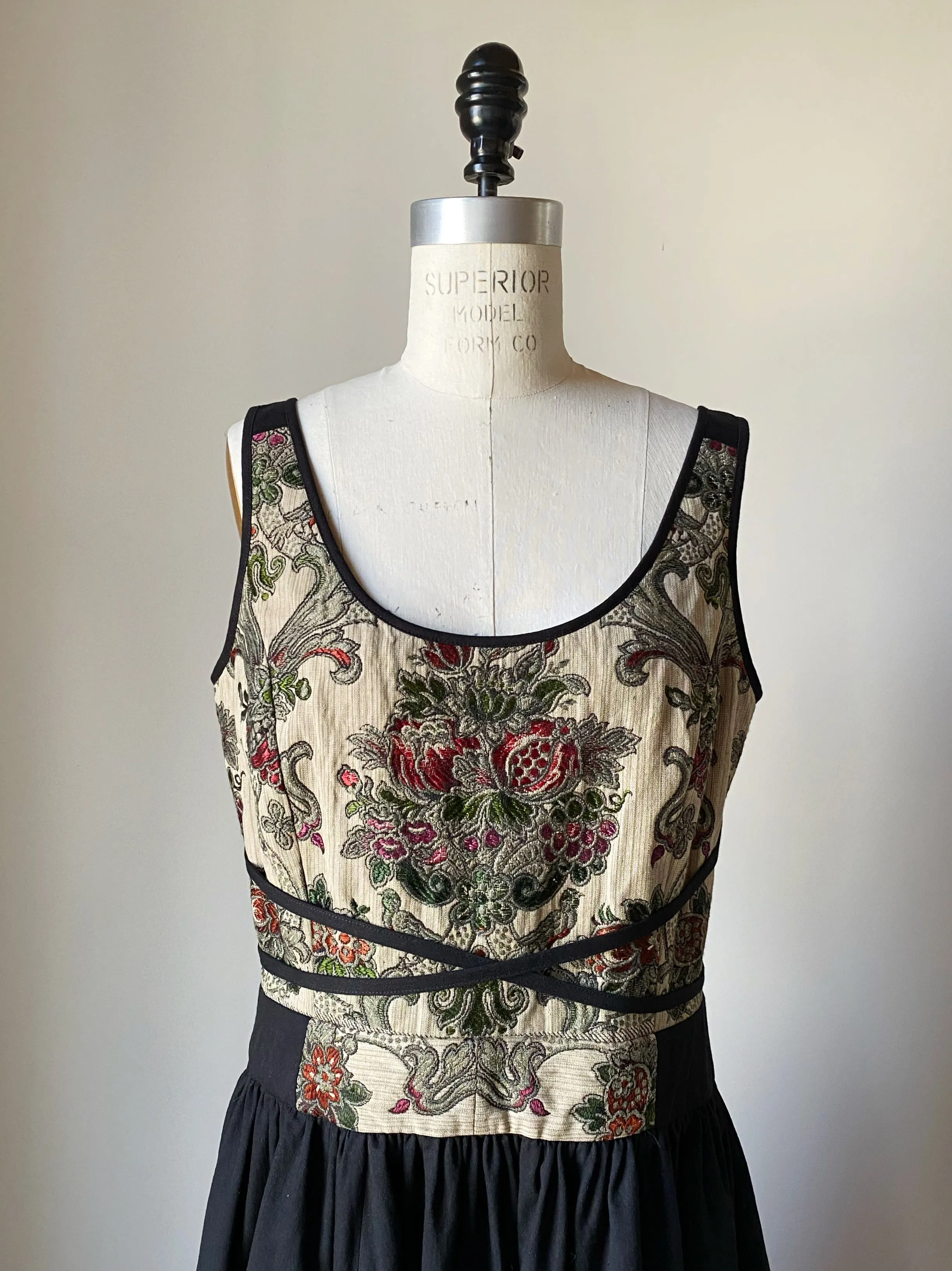 arena 15 gown #13 size medium