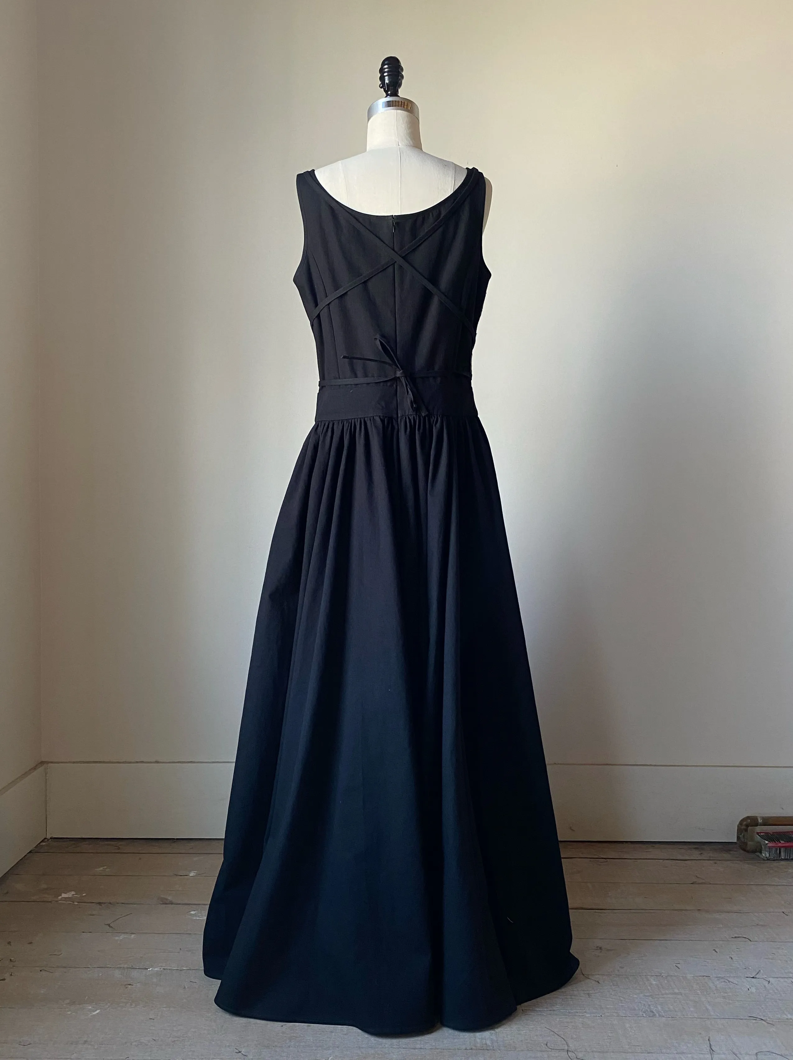 arena 15 gown #13 size medium