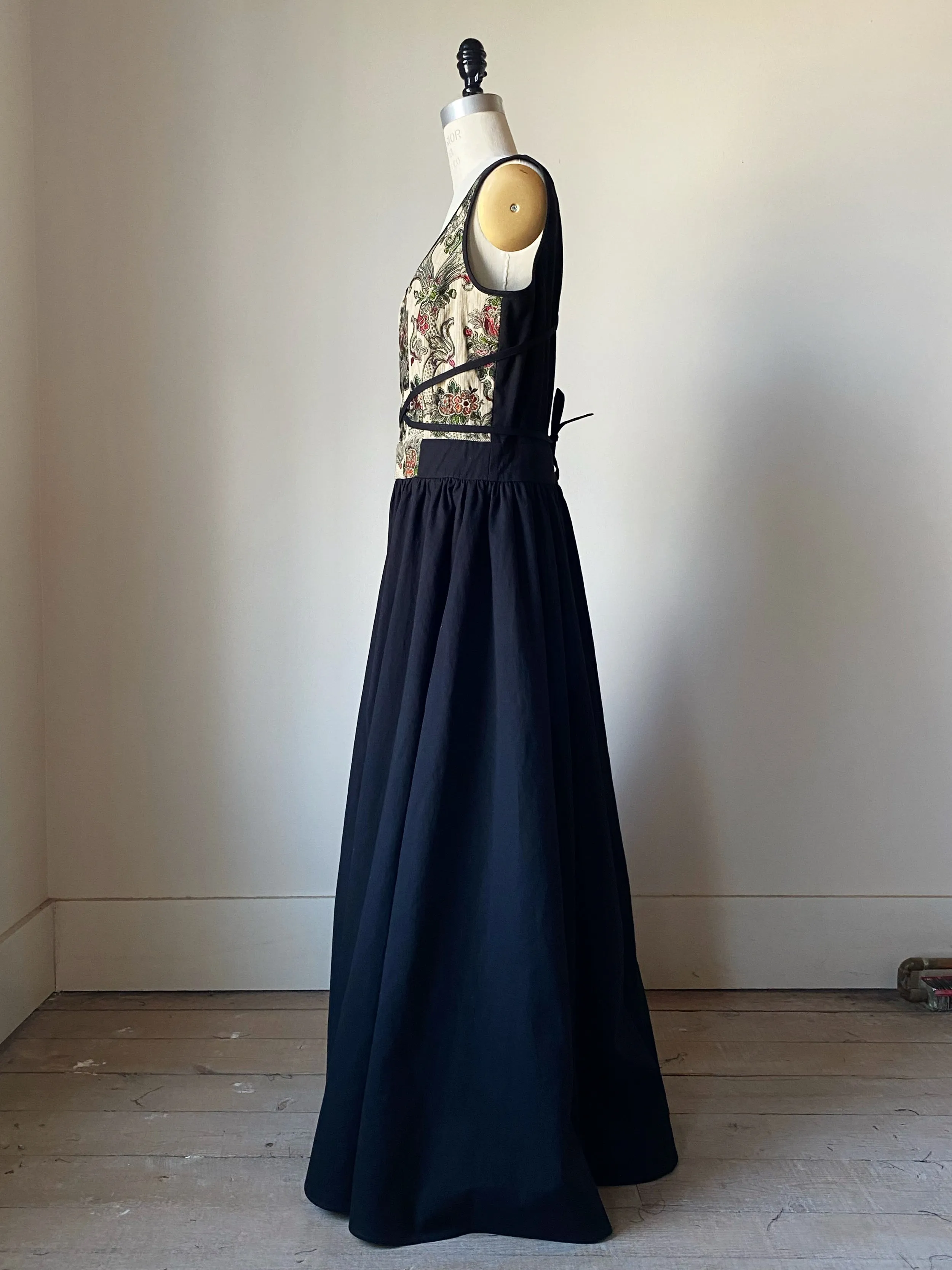 arena 15 gown #13 size medium