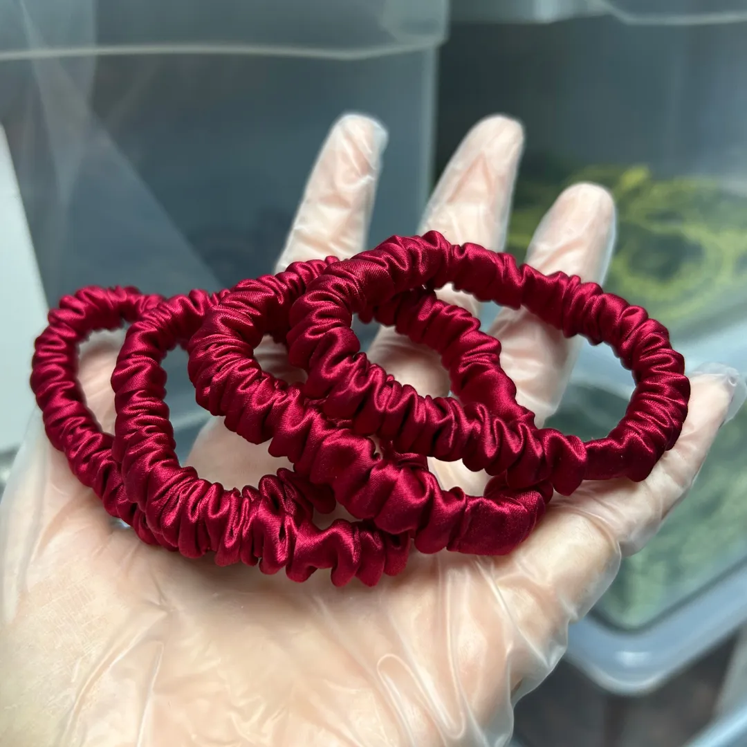 Carmine silk scrunchie mini