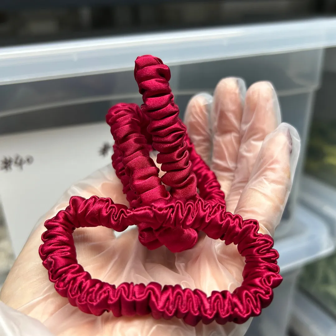 Carmine silk scrunchie mini