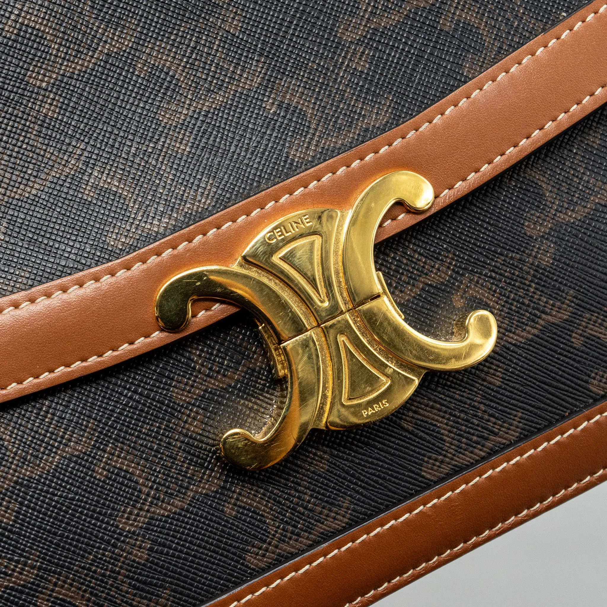 Celine Classic triomphe bag canvas / calfskin tan GHW