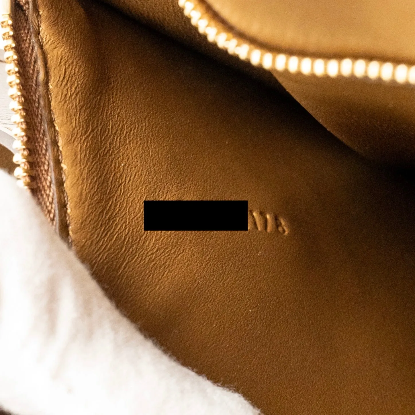 CELINE Medium Classic Box Bag Calfskin Caramel GHW