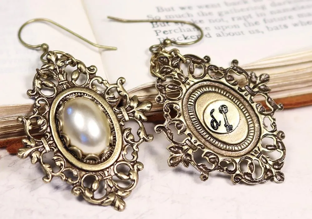 Chateau Earrings - Antiqued Brass