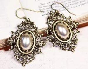 Chateau Earrings - Antiqued Brass