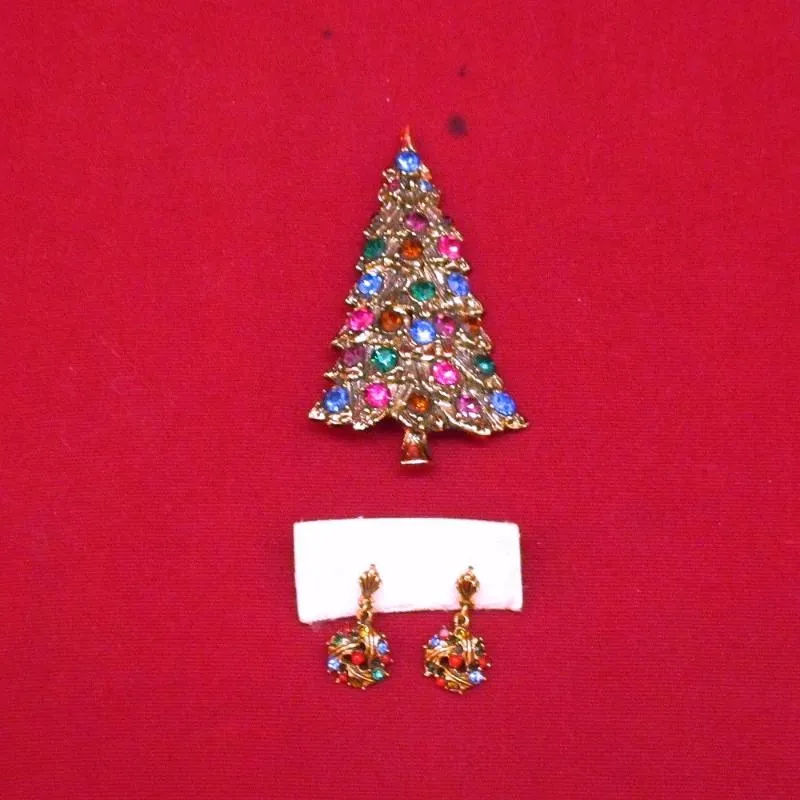 Christmas Brooch and Wreath Earring