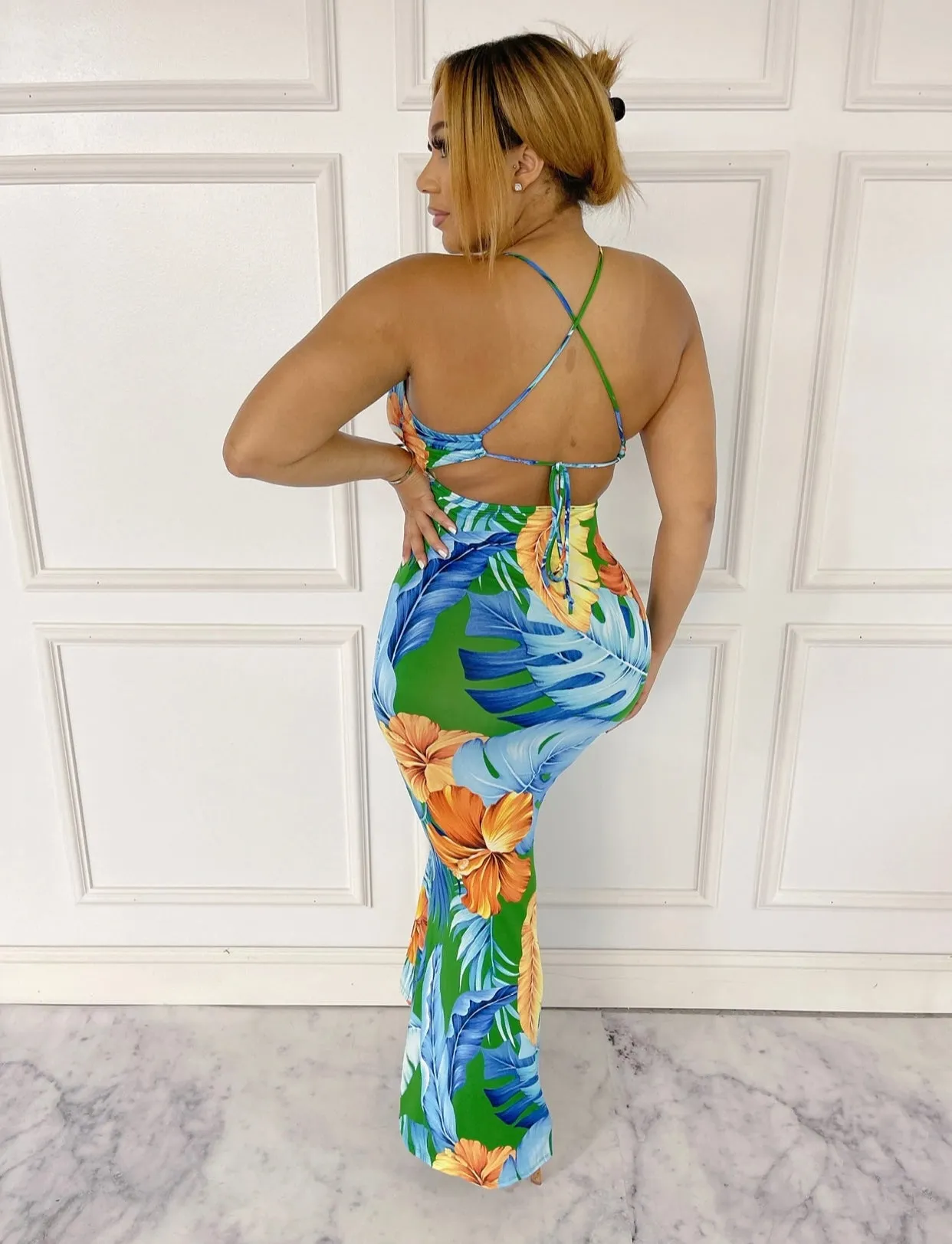 CLEARANCE!  Stunning Blue Big Leaf Maxi Dress!