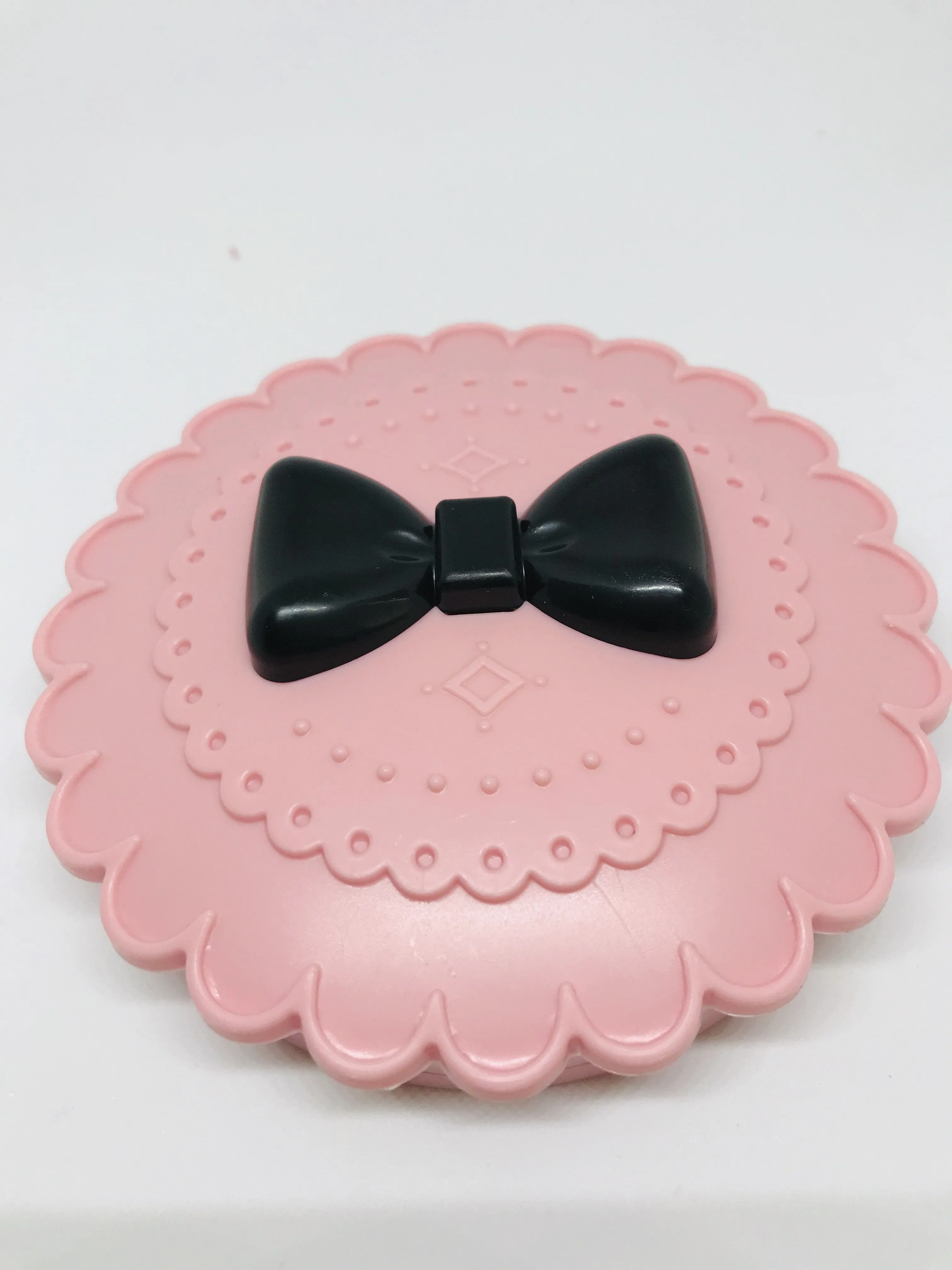 CUTE -N- SASSY LASH COMPACT