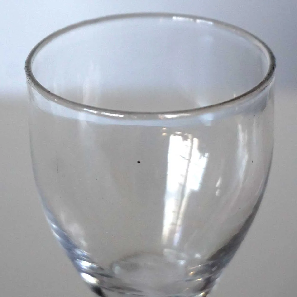 Early Double-Series Cotton Twist Stem Wine Glass