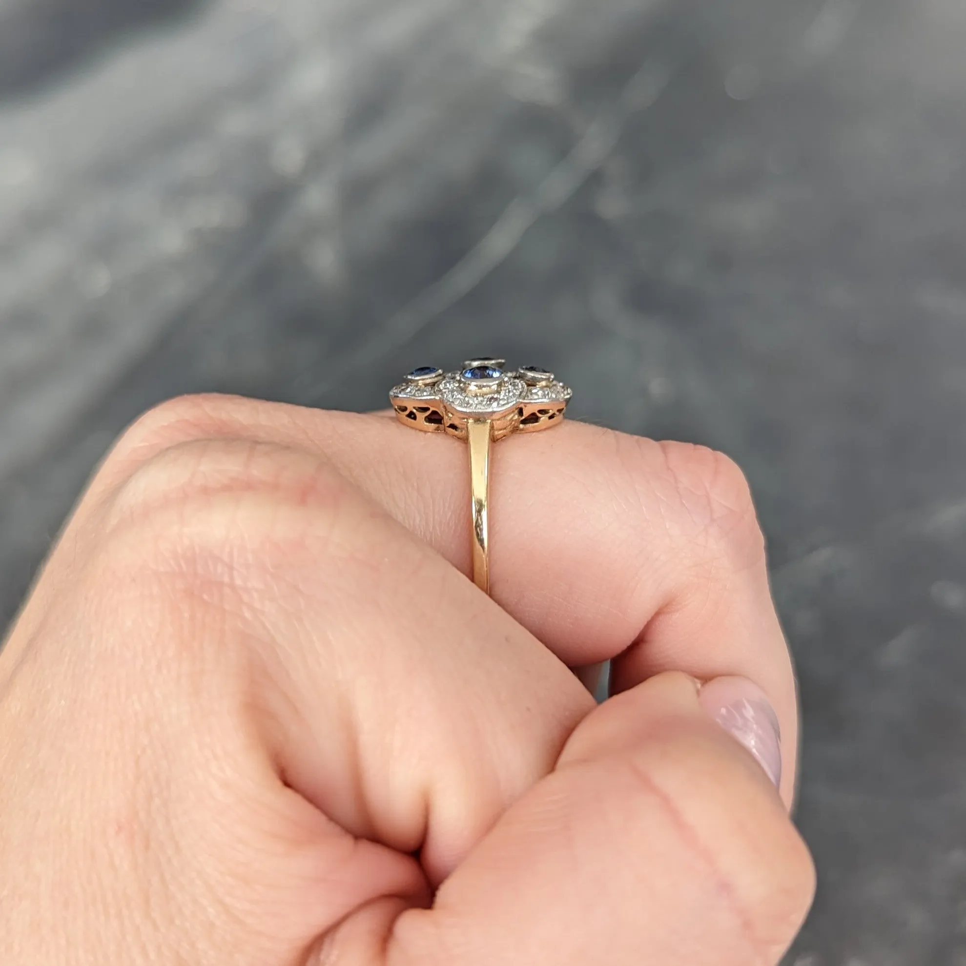 Edwardian 1.40 CTW Sapphire Diamond Platinum-Topped 14 Karat Yellow Gold Antique Quatrefoil Dinner Ring
