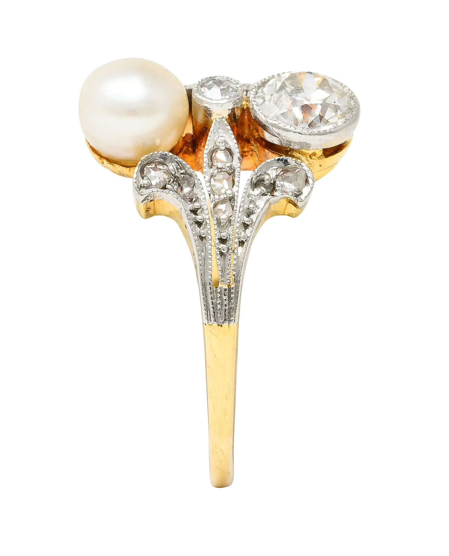 Edwardian Old European Cut Diamond Natural Pearl Platinum-Topped 18 Karat Yellow Gold Fleur-De-Lis Antique Ring