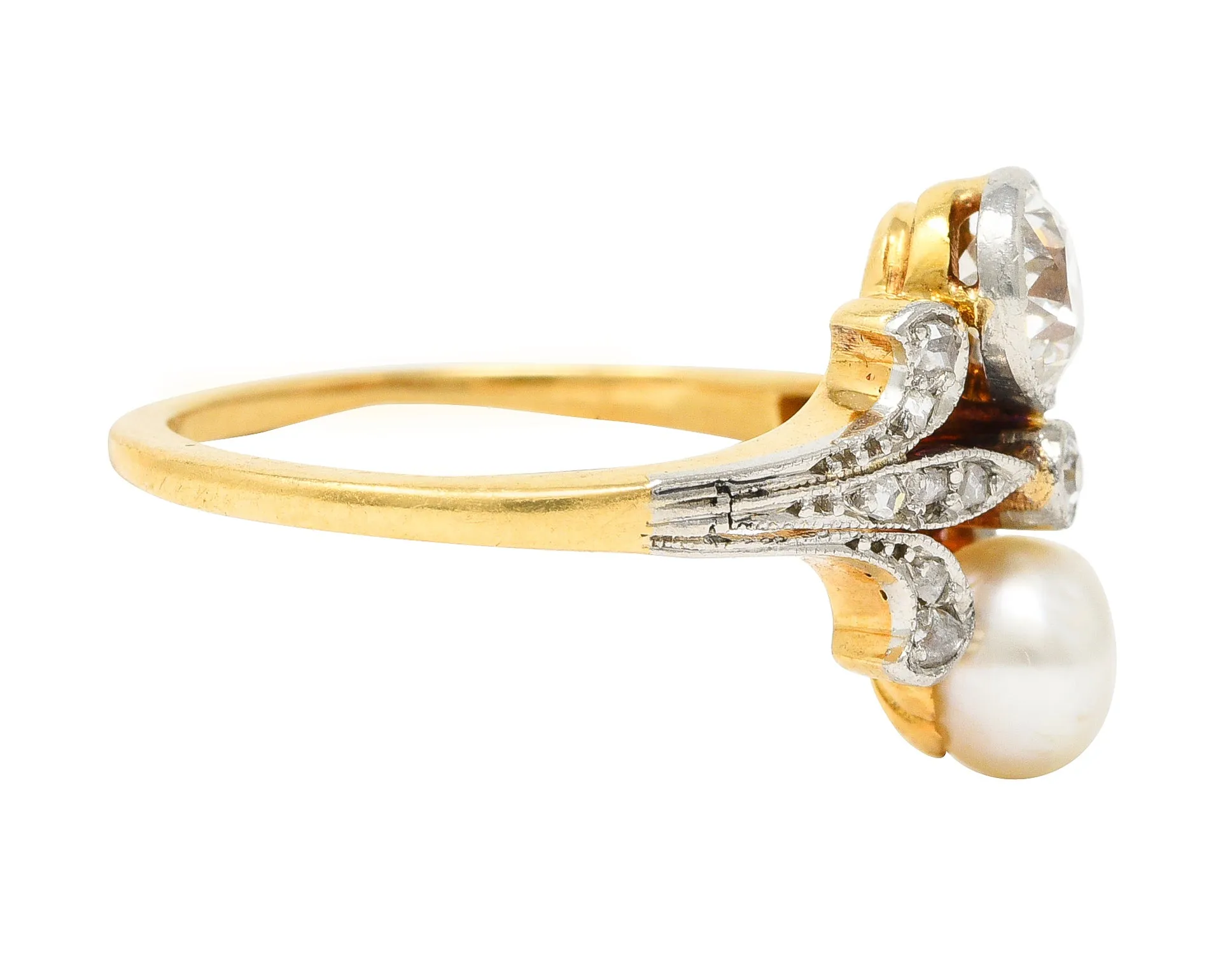 Edwardian Old European Cut Diamond Natural Pearl Platinum-Topped 18 Karat Yellow Gold Fleur-De-Lis Antique Ring