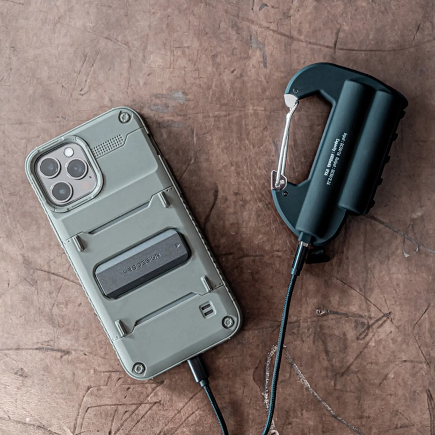 EL COMMUN | エル・コミューン　Carabiner Battery Double
