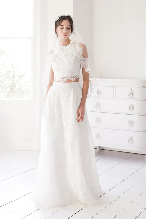 Elegant Tulle With Lace Handmade Appliques Wedding Veils
