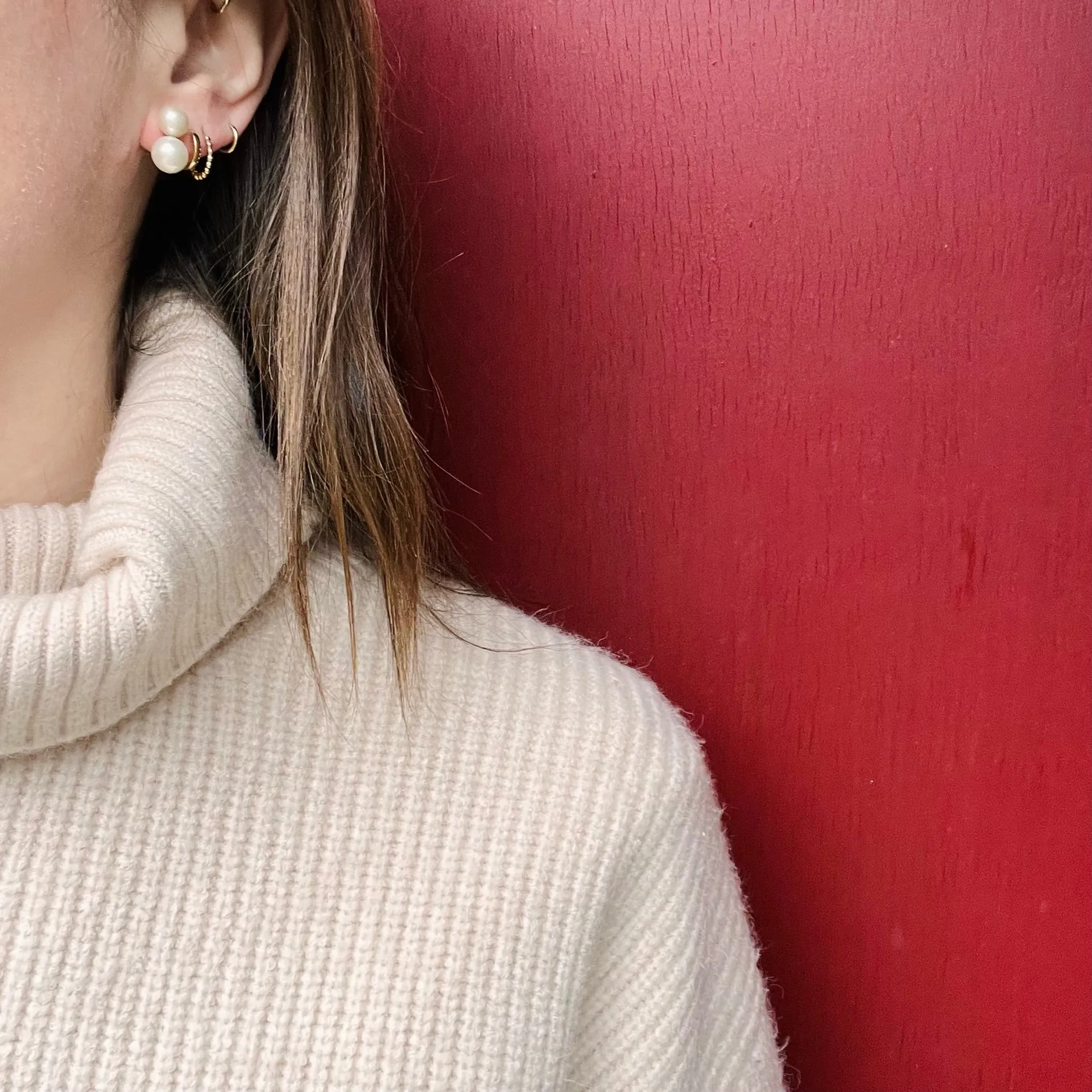 Elegant Vintage Pearl Earrings in White Gold