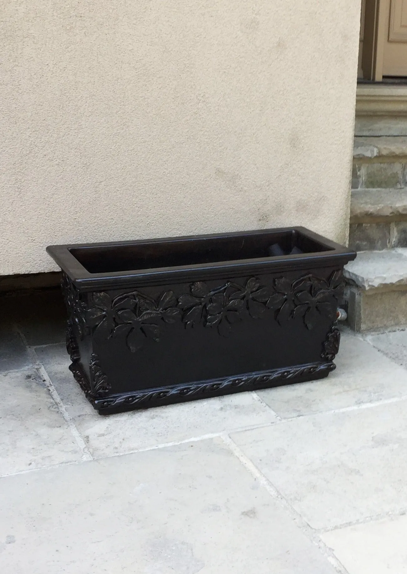 Gardenstone Leaf Cluster Trough