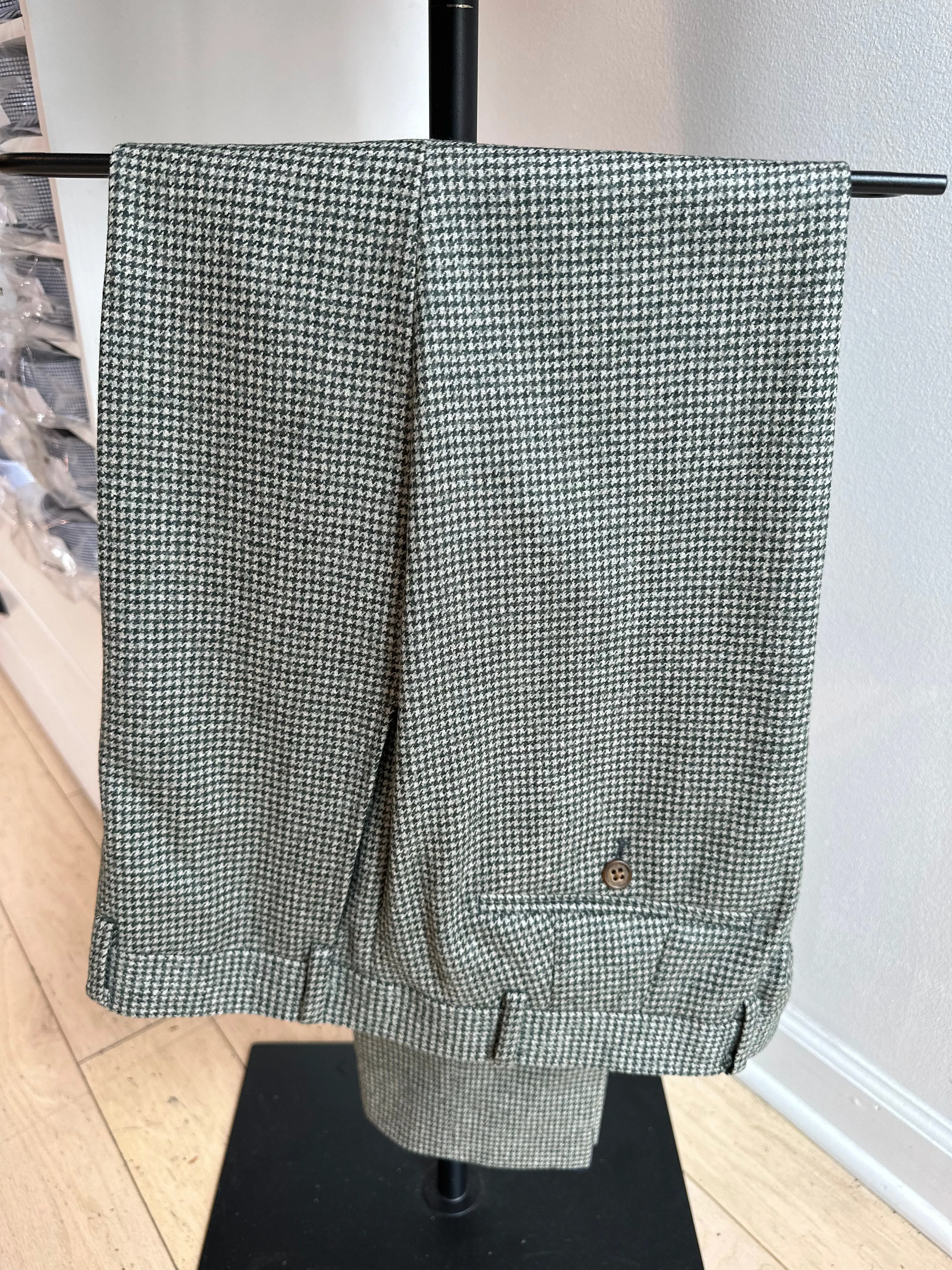 Green & Cream Houndstooth Premium Suit