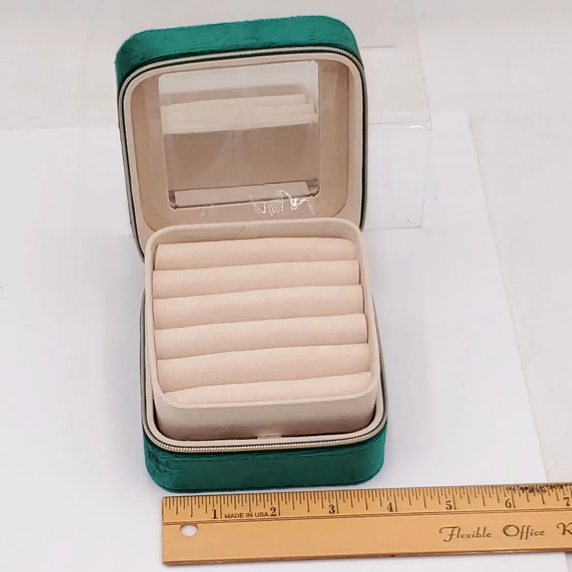 Green Compact Velvet Jewelry Box