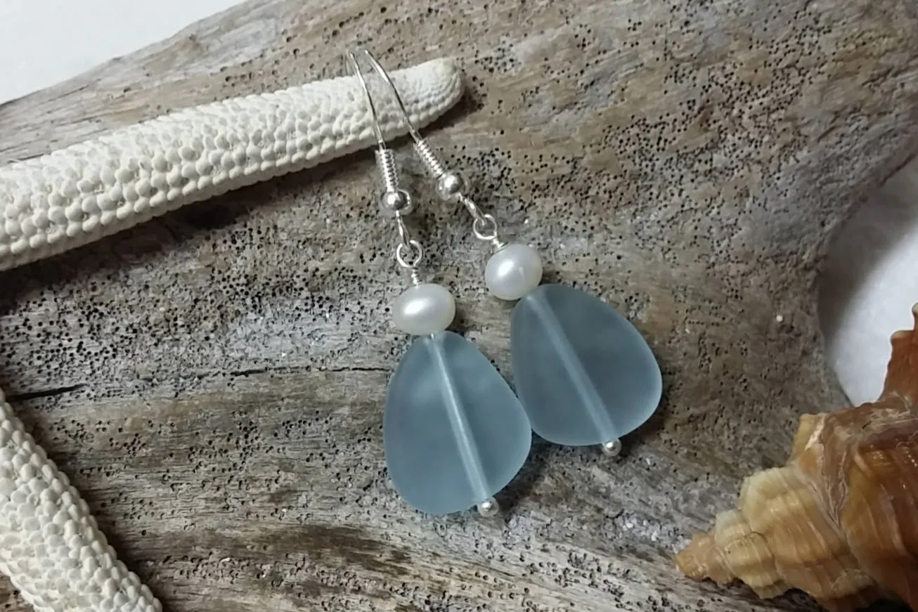 Handmade in Hawaii, "Magical Color Changing" Purple sea glass earrings, Natural pearl