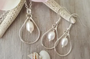 Hawaiian Jewelry Set For Women, Wire Loop Natural Rice Pearl Necklace Pearl Earrings Set Unique Beach Jewelry Birthday Gift(June Birthstone)