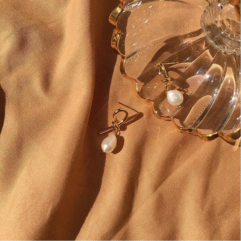 Knot Pearl Earrings