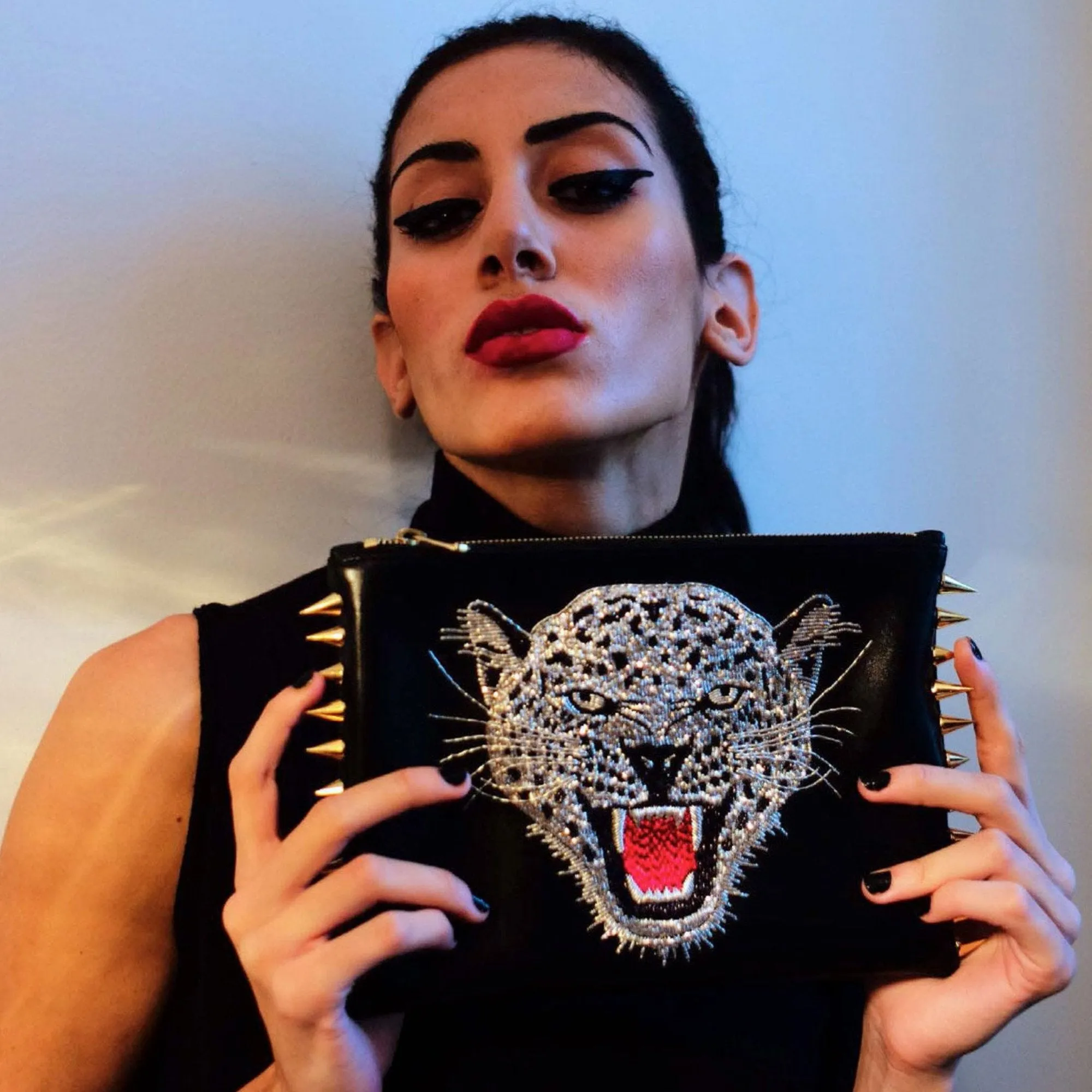 LEOPARD EMBROIDERED CLUTCH BAG(SILVER)