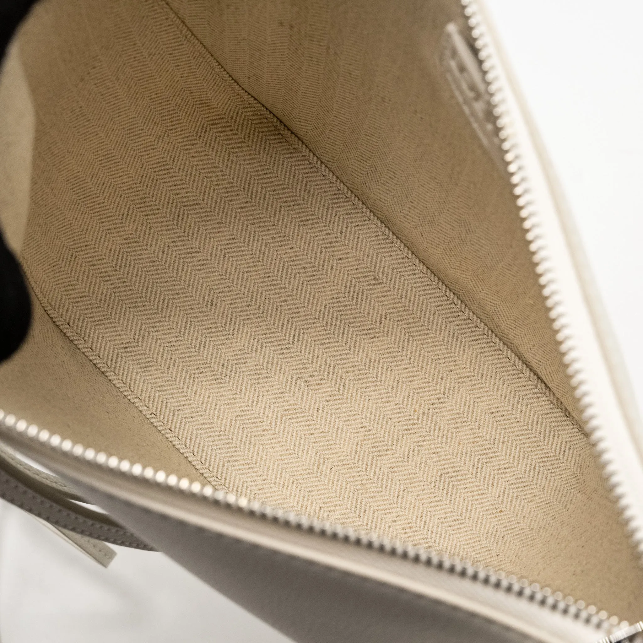 Loewe Mini Hammock Hobo Classic Calfskin White SHW