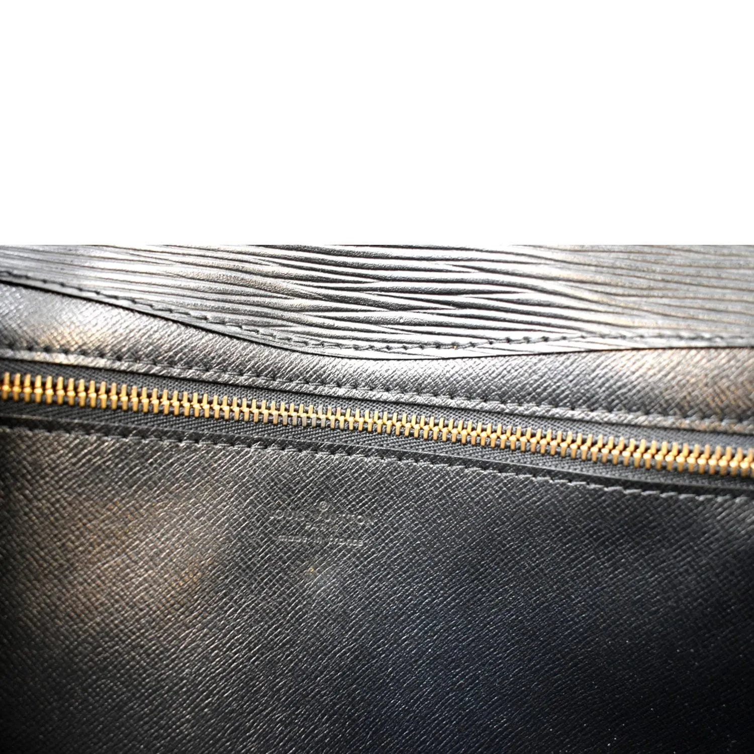 LOUIS VUITTON Montaigne Pochette Epi Leather Clutch Bag Black