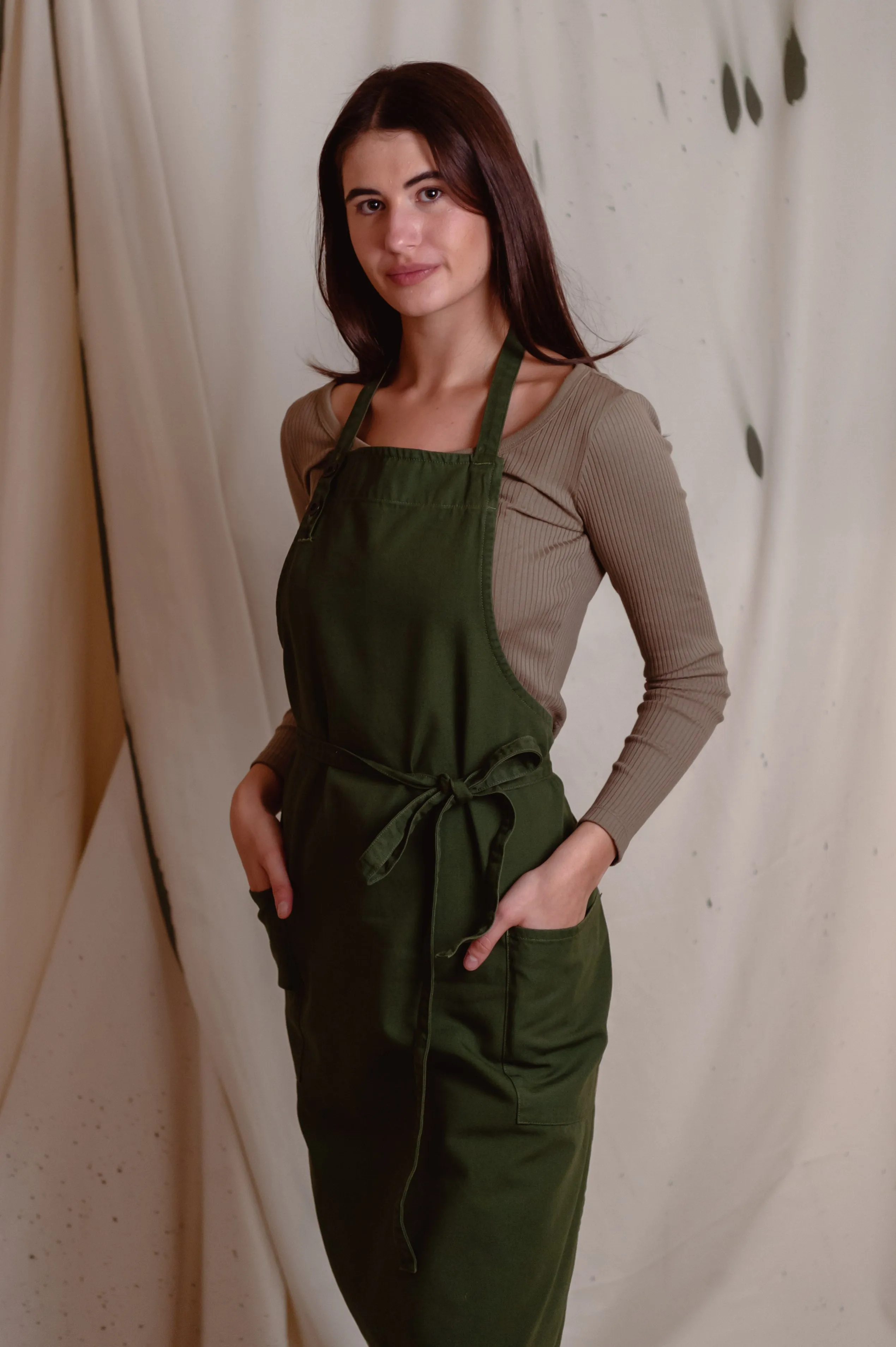 Lyon Bib Apron ⏤ Ponderosa Green
