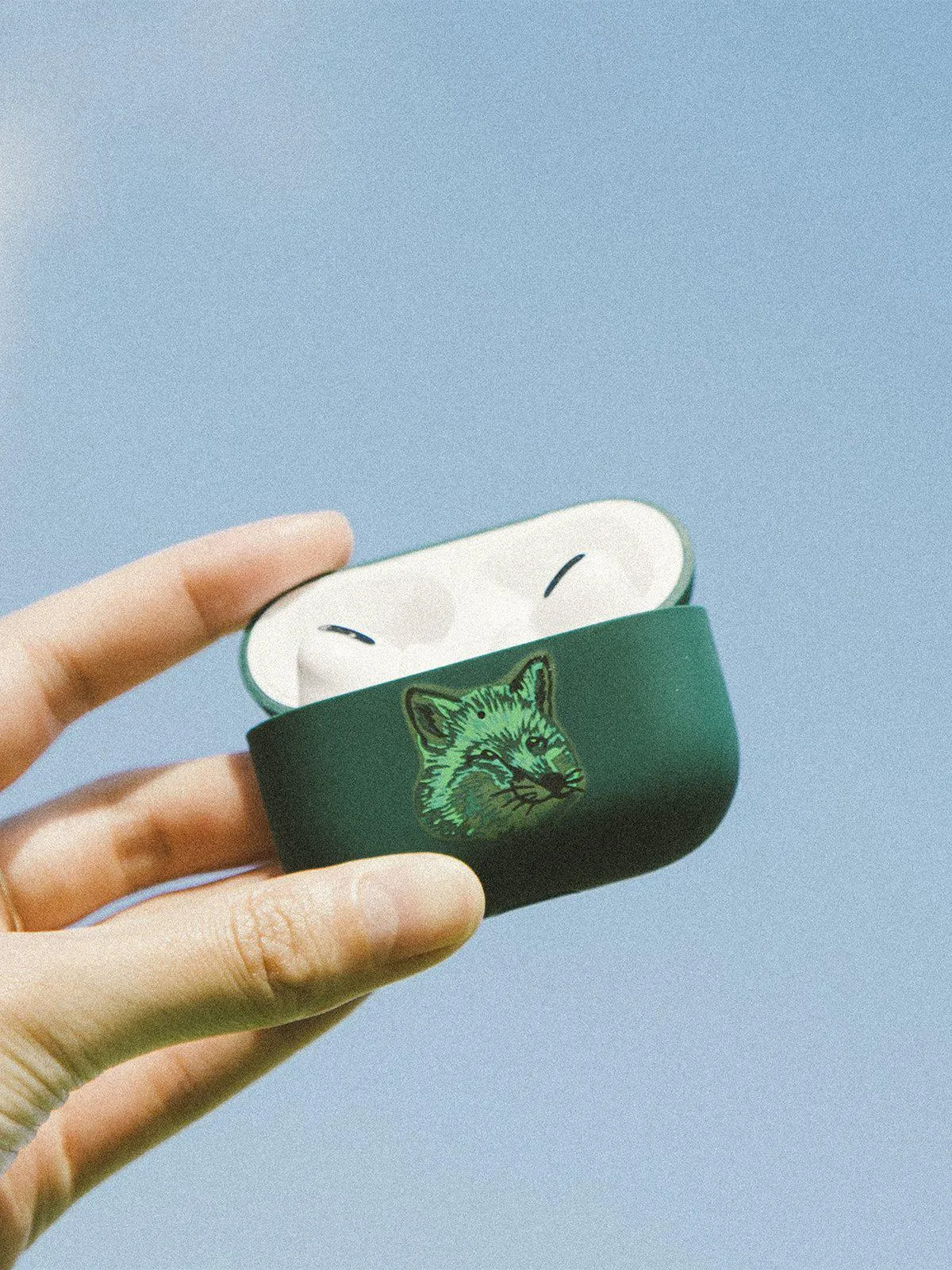 Native Union x Maison Kitsune Cool-Tone Fox Head AirPods Pro Case Green