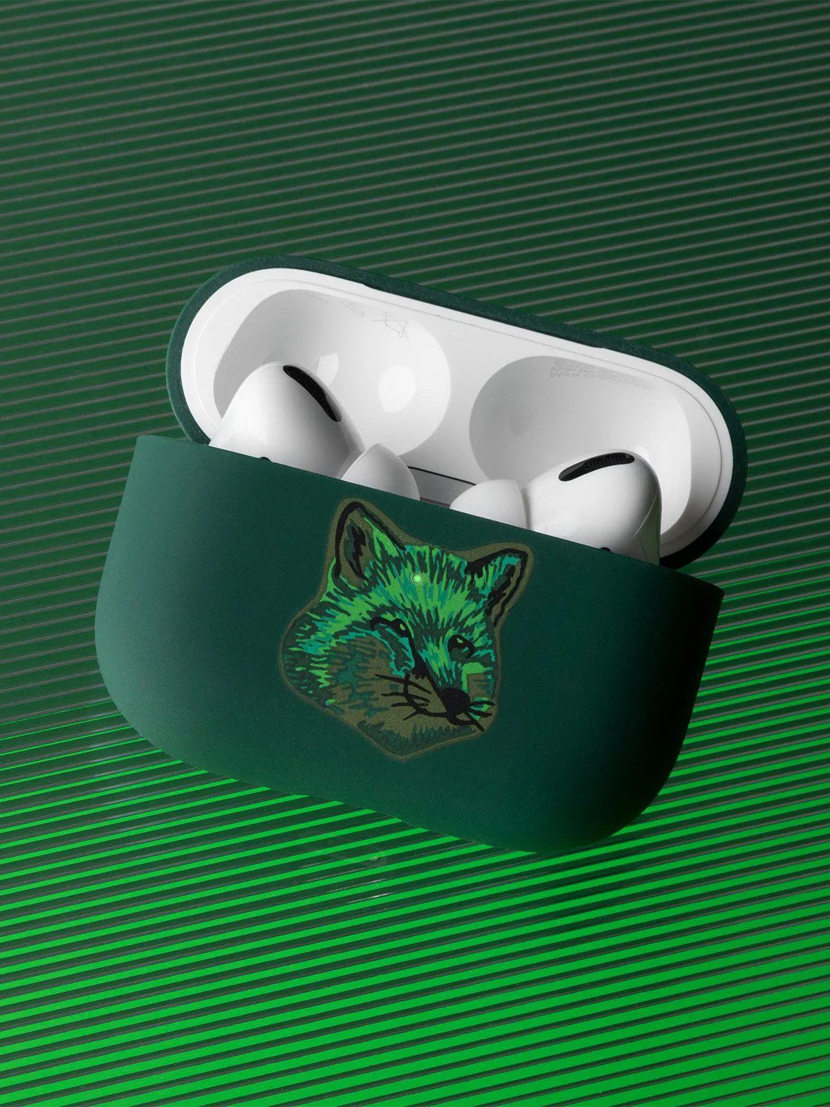 Native Union x Maison Kitsune Cool-Tone Fox Head AirPods Pro Case Green