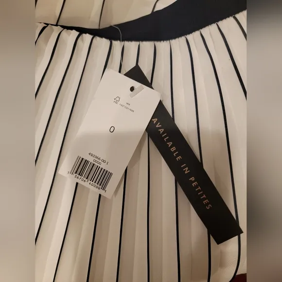 NWT) BANANA REPUBLIC Stripe pleated midi skirt White &amp; Black size 0