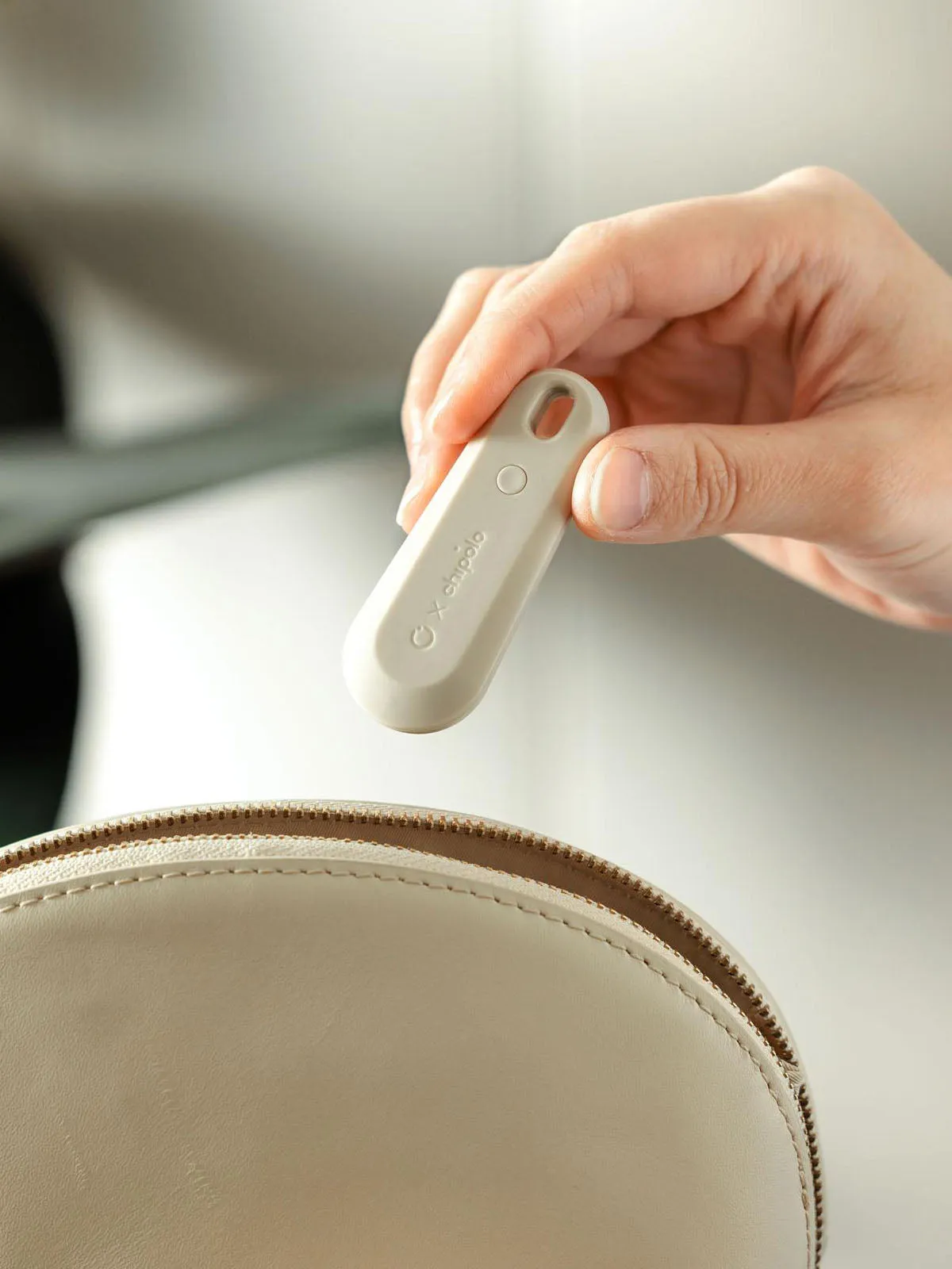 Orbitkey x Chipolo Tracker Stone Grey