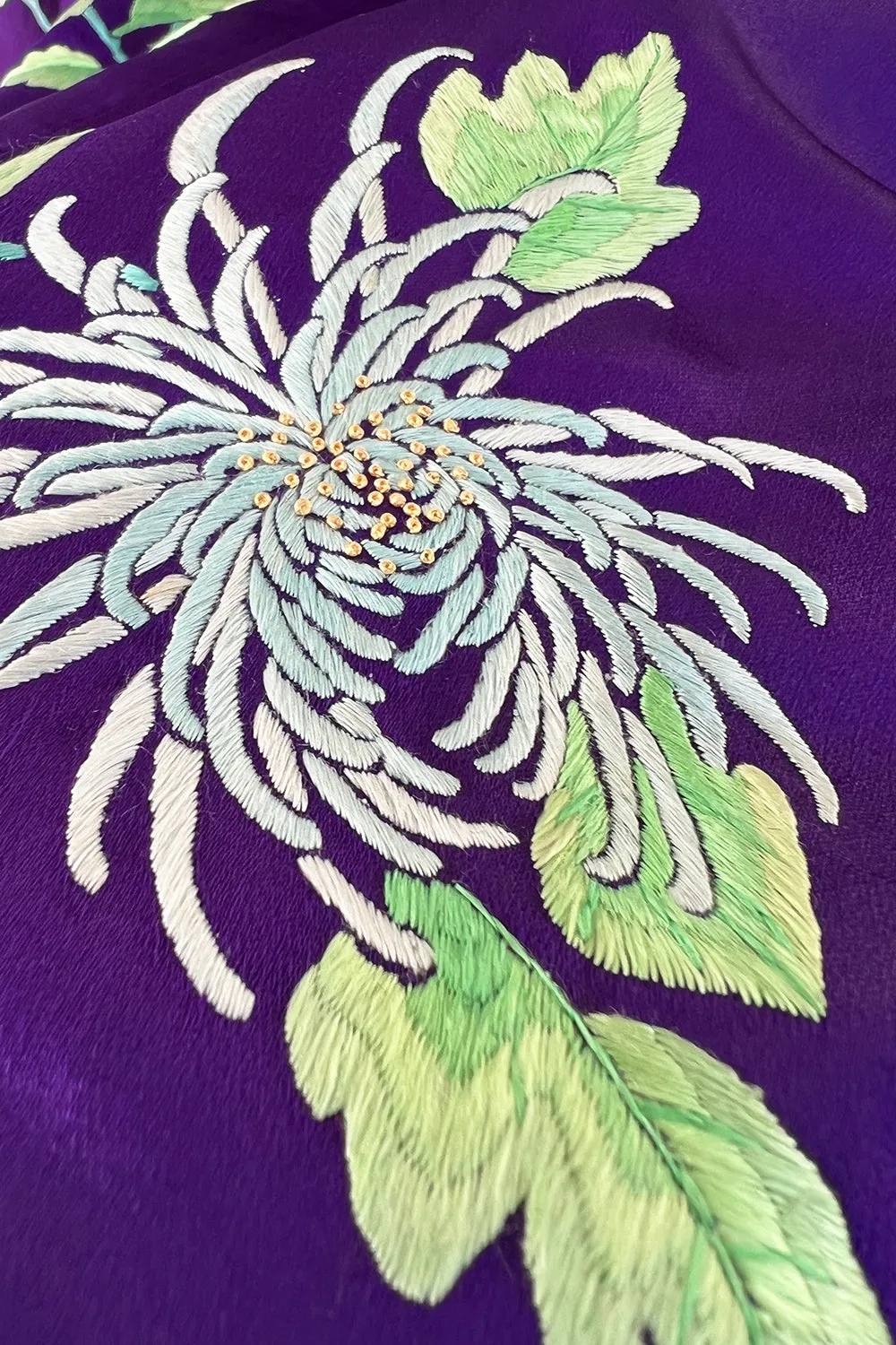 Outstanding 1920s Brilliant Floral Embroidered Rich Purple Silk Cape Cut Flapper Coat