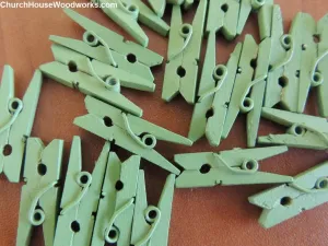 Pack of 100 Mini Light Green Clothespins