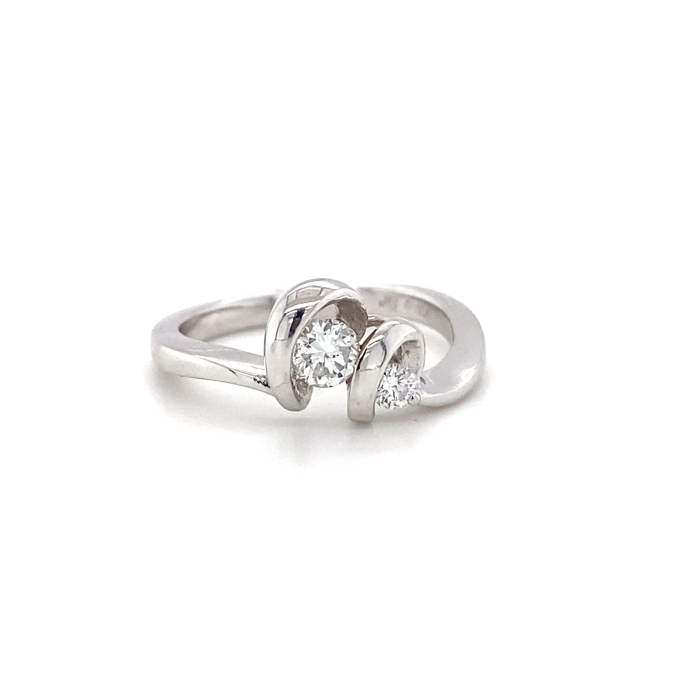 Platinum Moi et Toi Tension Set Diamond Wave Band