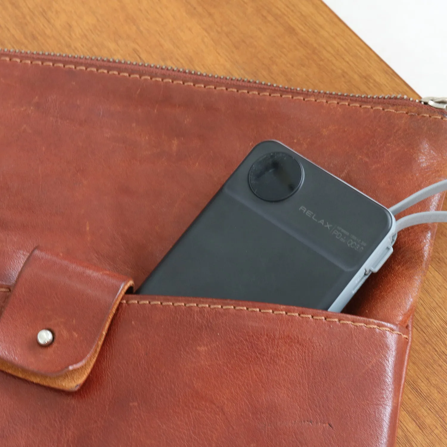 RELAX | リラックス　3in1 MagSafe Mobile Battery