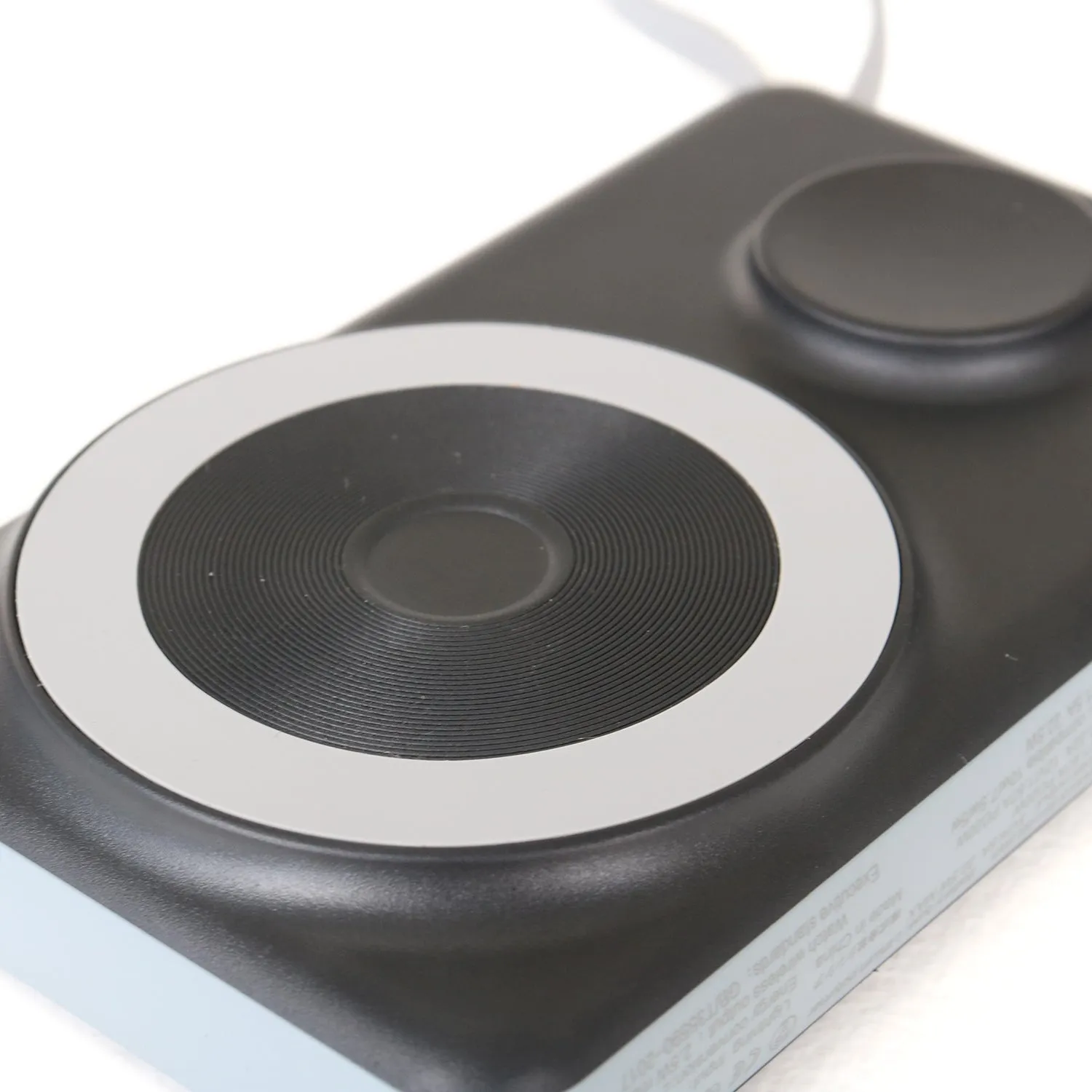 RELAX | リラックス　3in1 MagSafe Mobile Battery