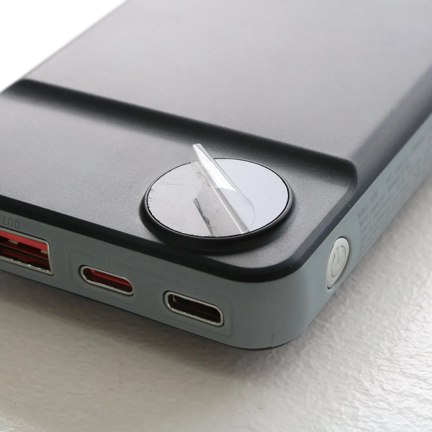 RELAX | リラックス　3in1 MagSafe Mobile Battery