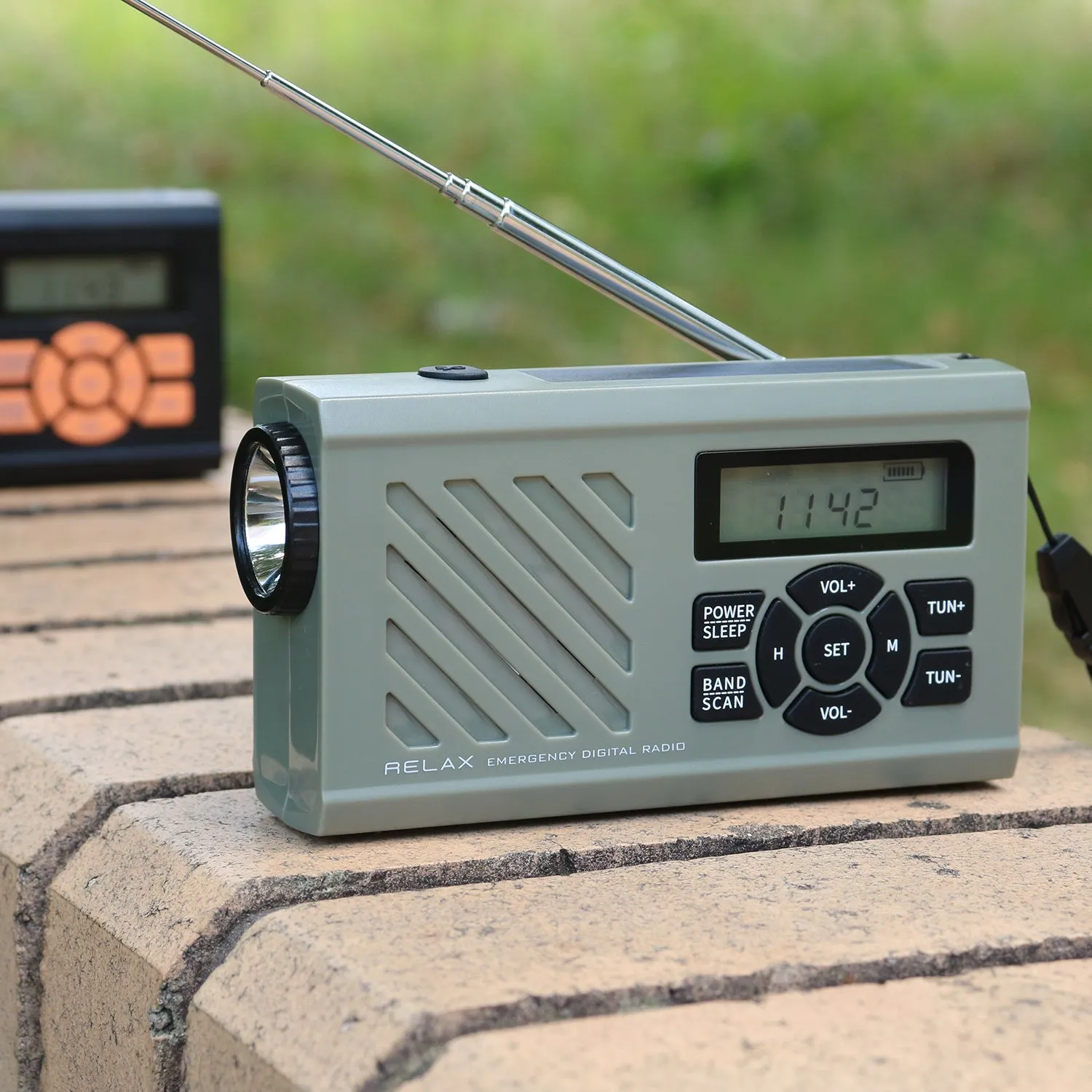 RELAX | リラックス　EMERGENCY DIGITAL RADIO