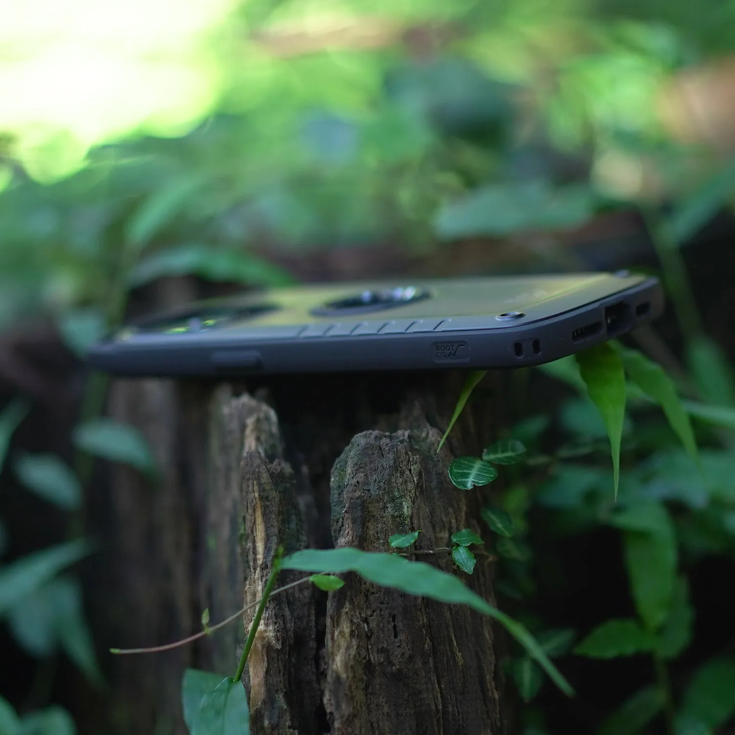 ROOT CO. | ルート　[iPhone15ProMax専用]GRAVITY Shock Resist Case Pro.