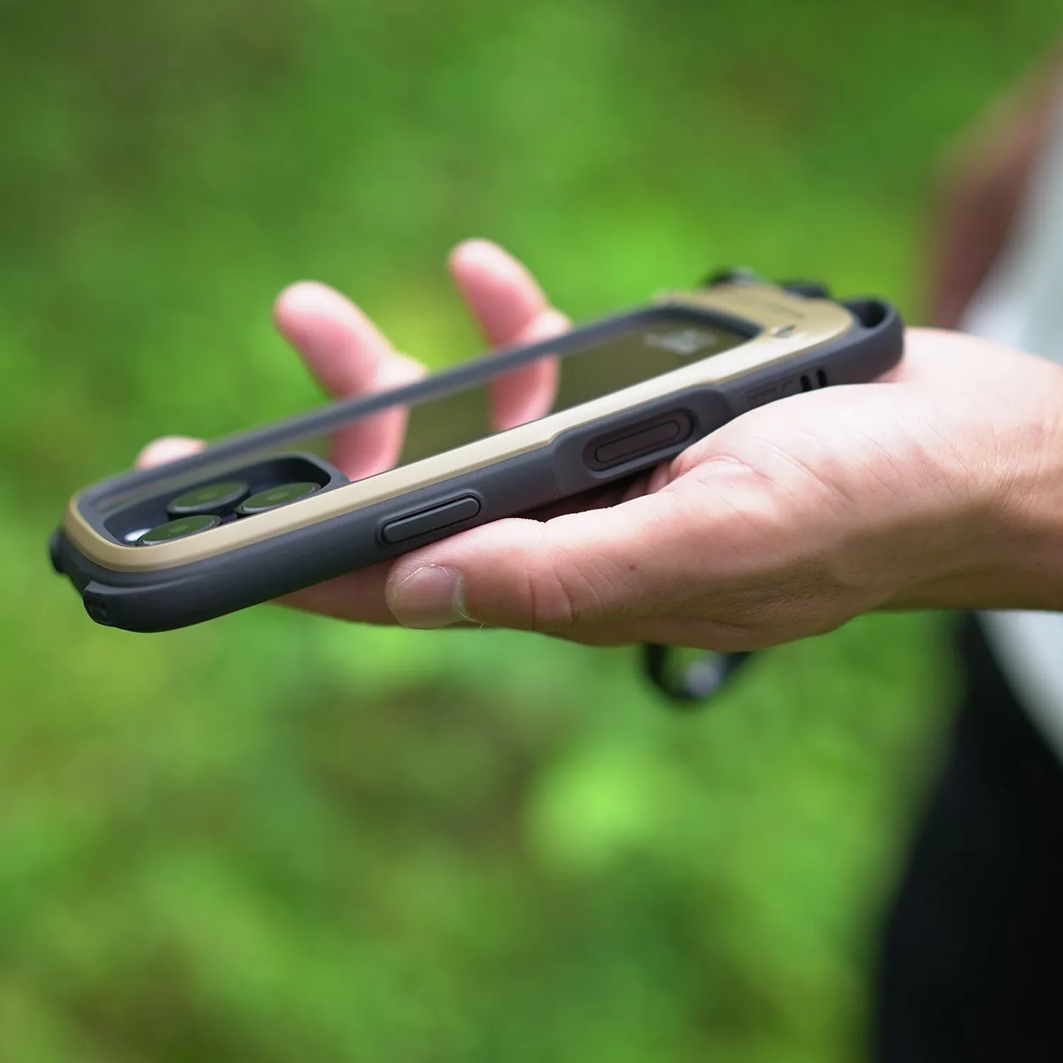 ROOT CO. | ルート　[iPhone16Pro専用]GRAVITY Shock Resist Case  Hold.