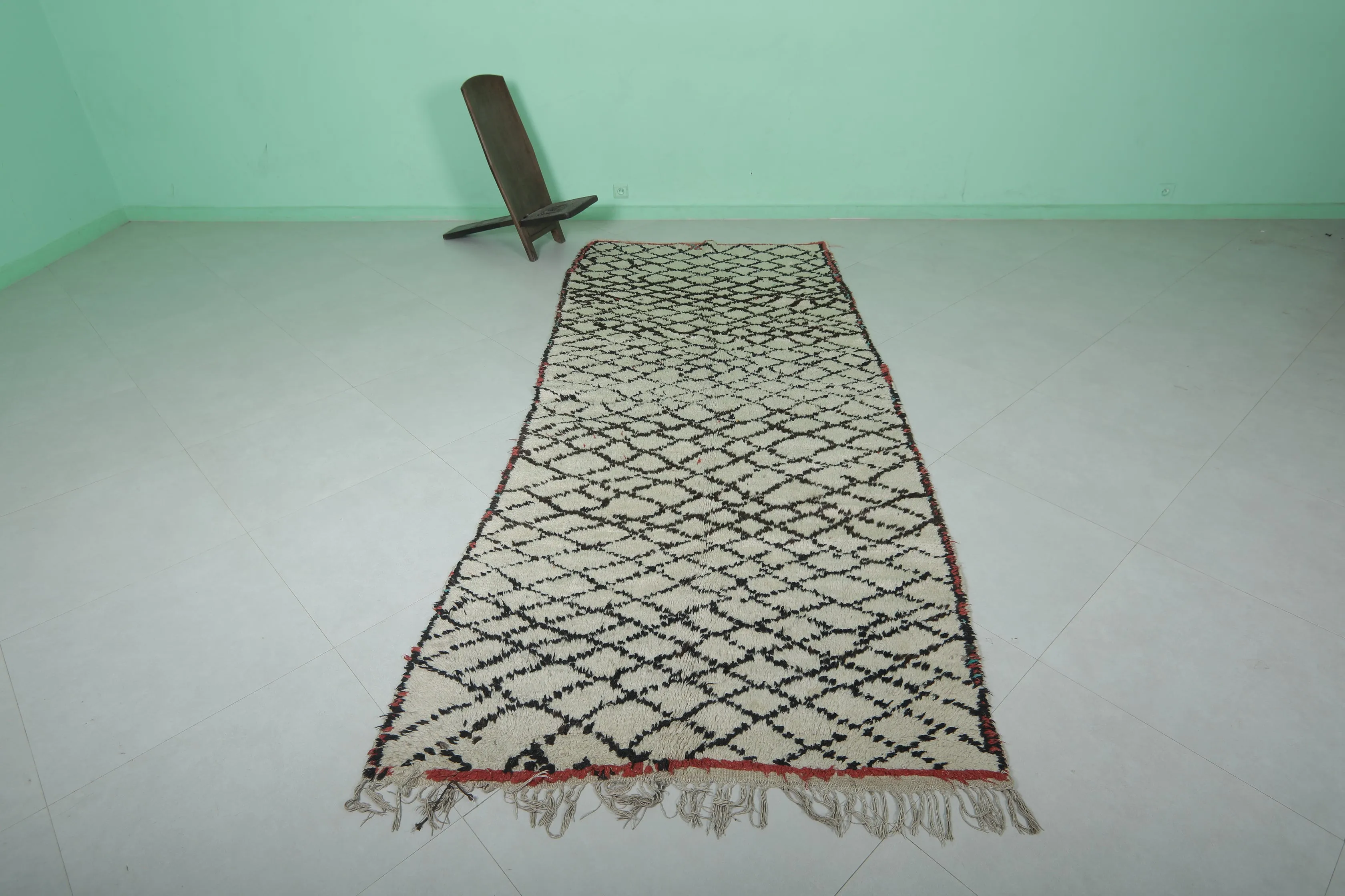 Runner Moroccan Rug 4.3 X 10.3 FT – Elegant Handwoven Design