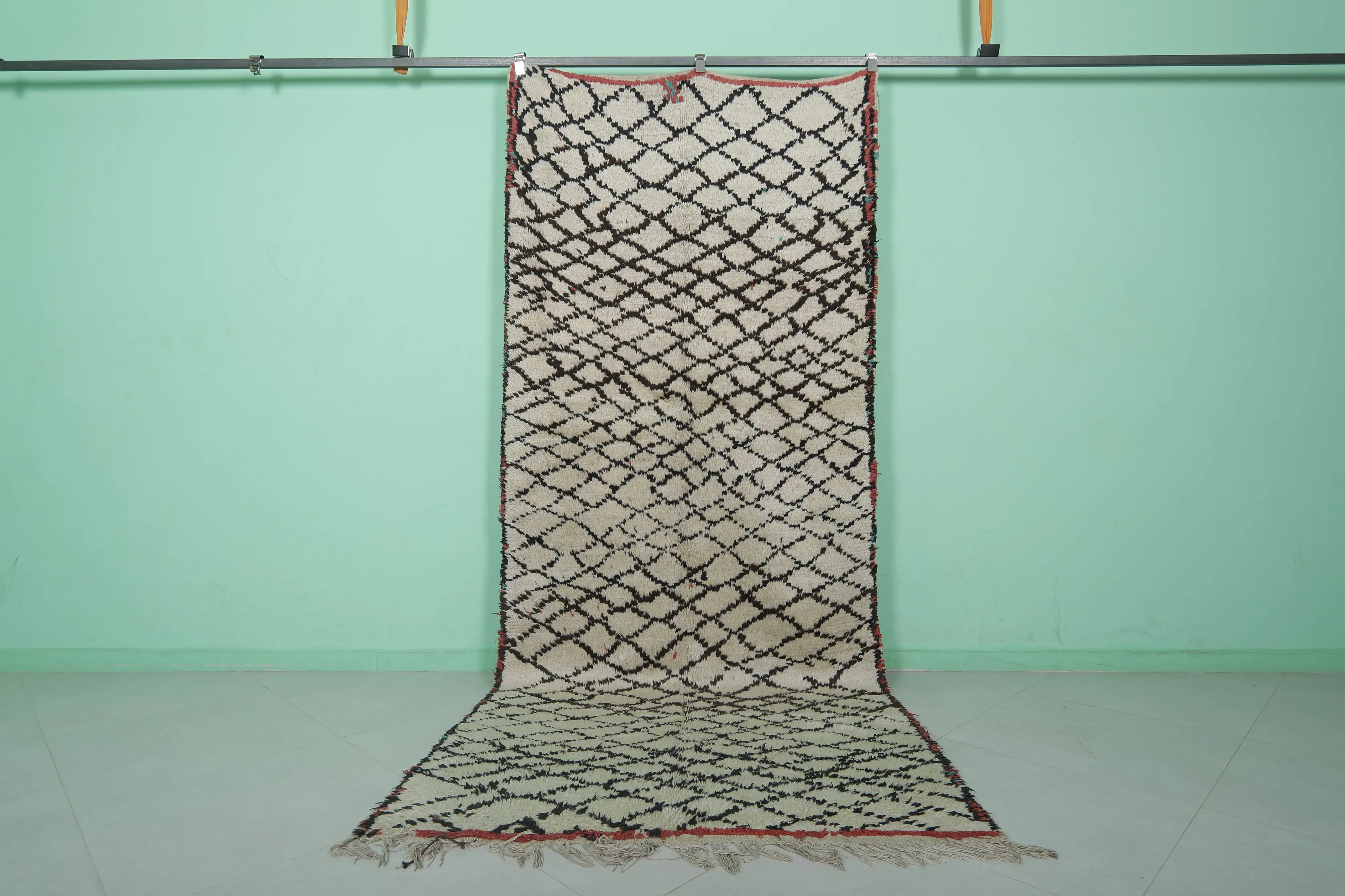 Runner Moroccan Rug 4.3 X 10.3 FT – Elegant Handwoven Design